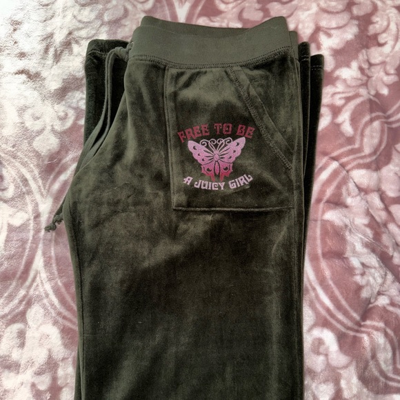 NWT vintage army green “Free to be a Juicy girl” Juicy Couture tracksuit - Picture 6 of 11